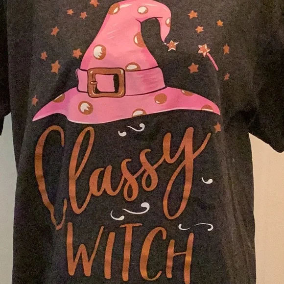 🖤NWOT Classy Witch Unisex Size Med Tee Shirt So Fun To Wear 🖤 - Picture 5 of 8
